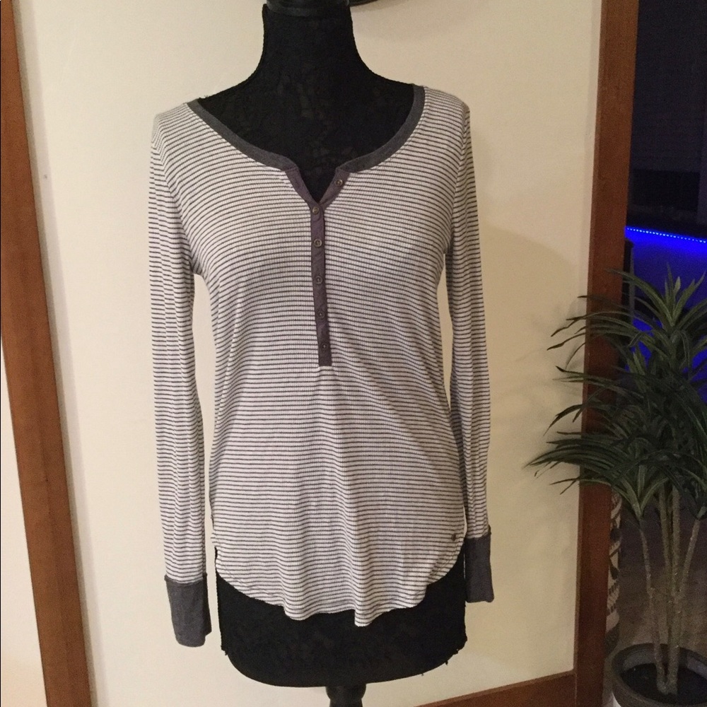 Abercrombie and Fitch top